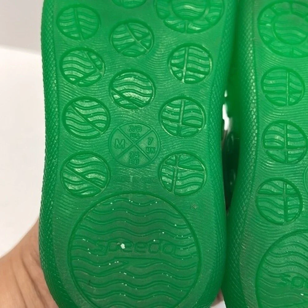 Speedo Green Jelly Boys Kids Size M 7-8 Water Shoes Slip On